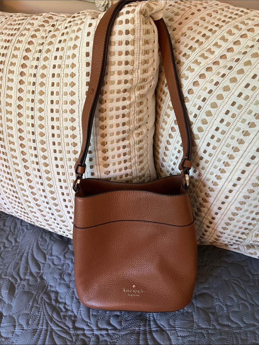 kate spade Brown Pebbled Leather Crossbody with Gold Logo - Picture 2 of 5